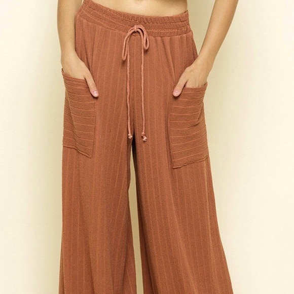 DRAWSTRING WAIST WIDE LEG PANTS WITH POCKETS ๐บ๐ธ - Picture 4 of 12